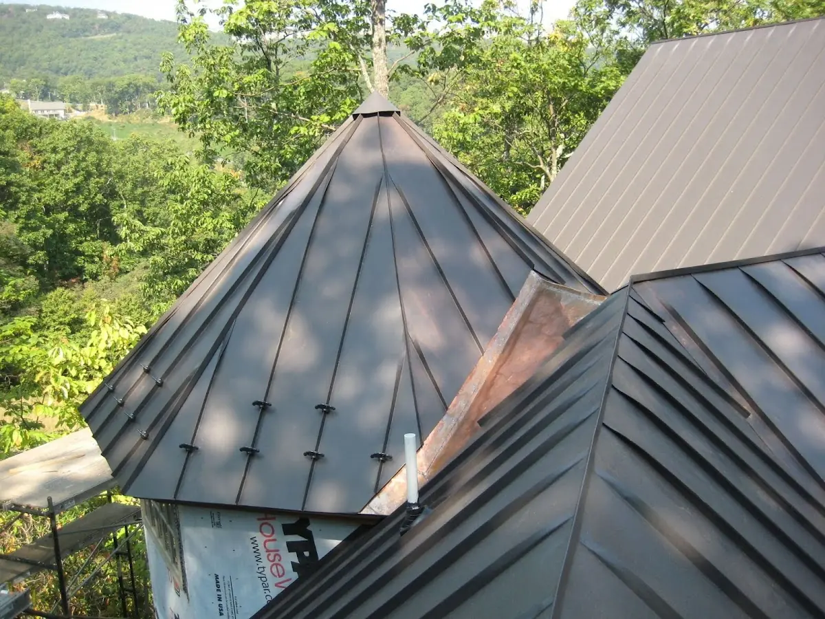 Professional Roof Tarp Installation by Craftsman Roofing in Bent Pine